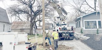 Utility electric work on East Central