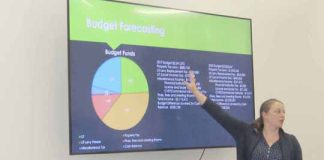 Explaining the budget to the ‘Friends’