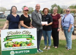 Bluffton community garden openswith ribbon cutting