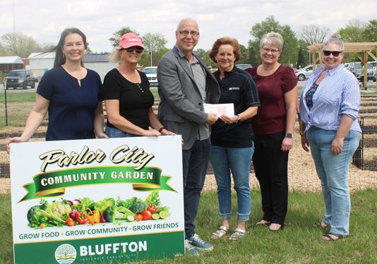 Bluffton community garden openswith ribbon cutting